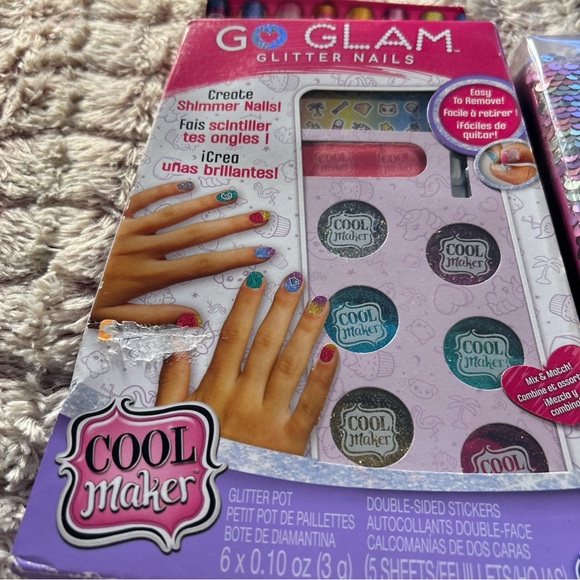 Go Glam Glitter Nails and My Sequin Diary Set - Picture 2 of 7